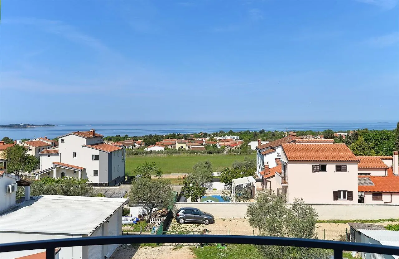Apartments Anka 1223 Peroj