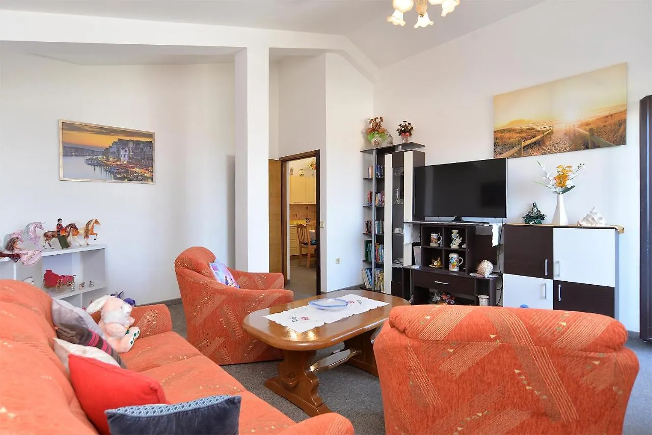 Apartments Anka 1223 Peroj