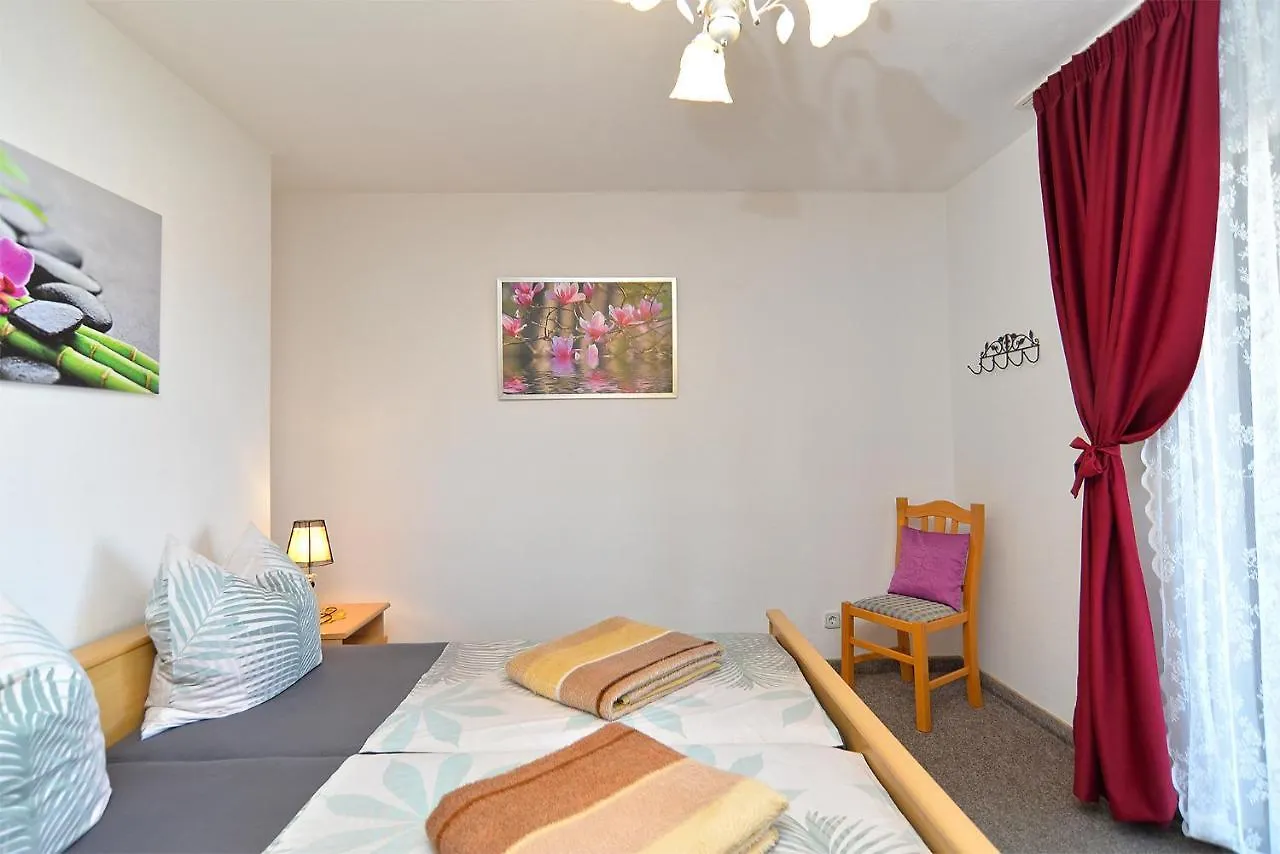 Apartments Anka 1223 Peroj