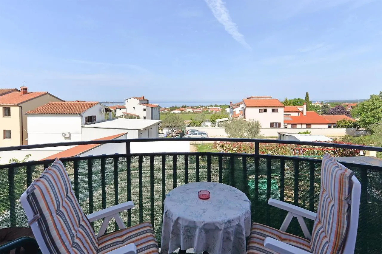 Apartments Anka 1223 Peroj
