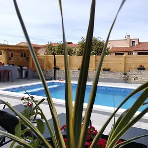  Apartment Brioni Sea,garden,poll View 2 2 80m2 Tiki Bar